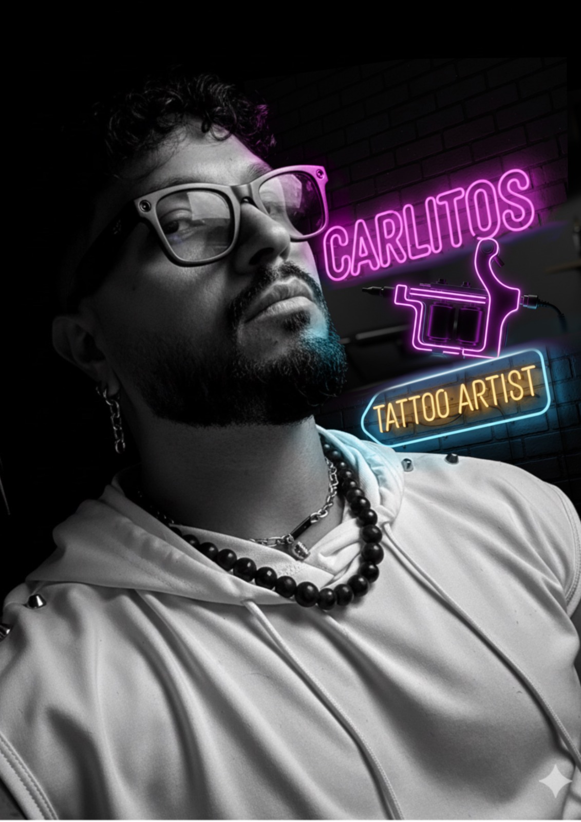 Tatuaggio black and grey realism: ritratto di leone iperrealista su avambraccio — Carlos Castañeda, Carlitos Junior Ink Roma